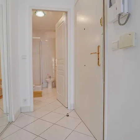 Magnifique Studio Plein Centre, Proche Plage/gare Apartment Menton