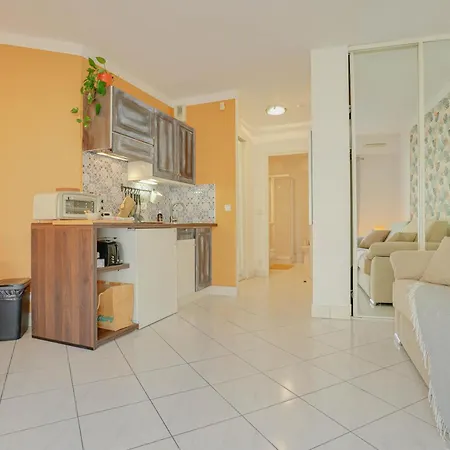 Magnifique Studio Plein Centre, Proche Plage/gare * Menton